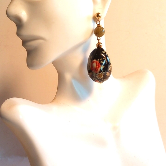 VINTAGE CLOISONNE HAND PAINTED PORCELAIN DANGLE/DROP EARRINGS 2 1/4" LONG. - Picture 3 of 6